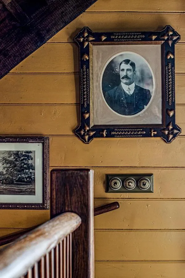 Lodge The Corinda Collection Villa Hobart Australia